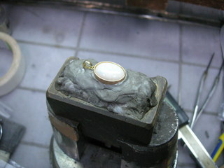 18金オパールの指輪をペンダントに01.JPG